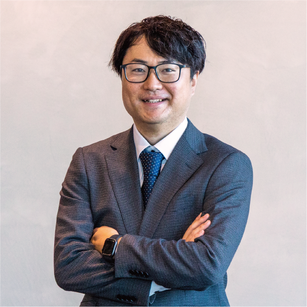 代表　山下 友一